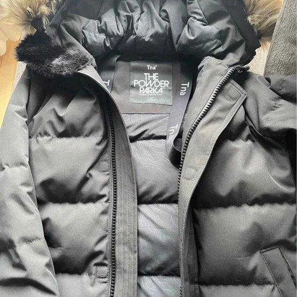 Aritzia women parka xs - Picture 4 of 8